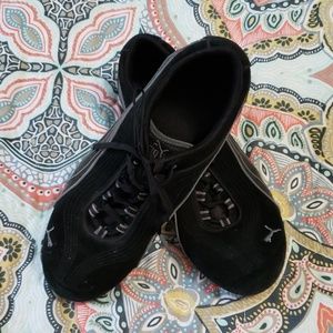 Puma Suede Sneakers Women's 9.5 Black